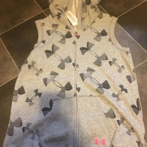 Girls UA zip up hooded vest sz youth xl